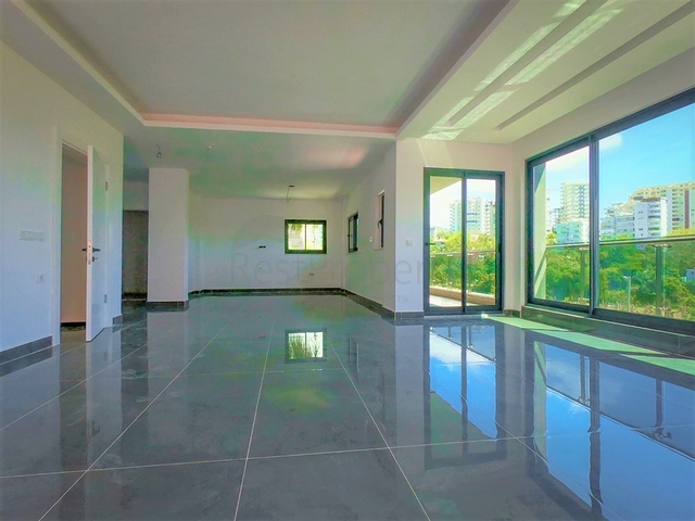 فيلا كبيرة 4+2 في منطقة محمودلار الشهيرة