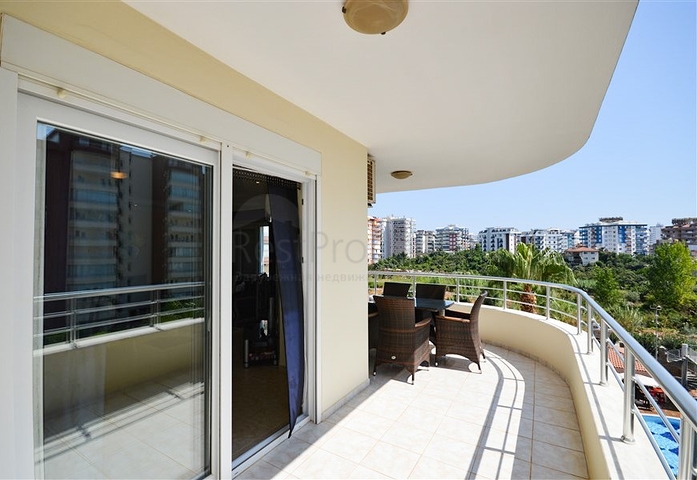 شقة فسيحة 3 + 1 في منطقة توسمور