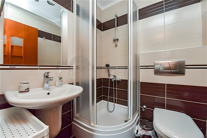 شقة مفروشة 2 + 1 في مجمع على الساحل الأول في وسط ألانيا شقة مفروشة 2 + 1 في مجمع على الساحل الأول في وسط ألانيا