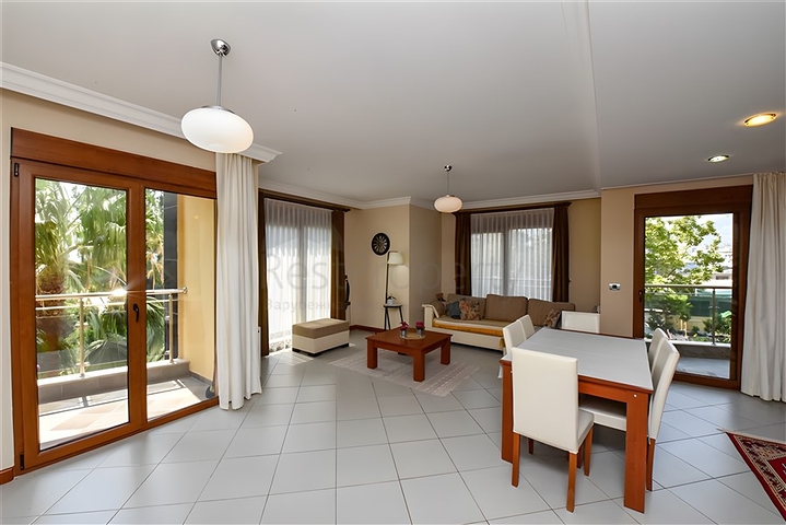 شقة مفروشة 2 + 1 في مجمع على الساحل الأول في وسط ألانيا شقة مفروشة 2 + 1 في مجمع على الساحل الأول في وسط ألانيا