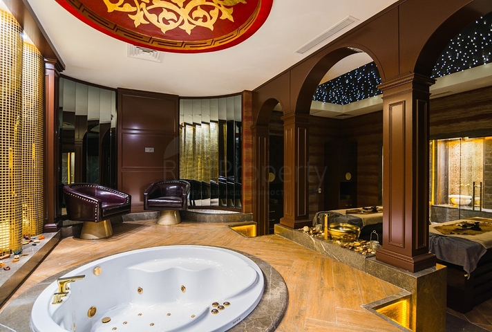 شقة من غرفتي نوم مع تجديد باليورو وإطلالة على البحر وموقف سيارات مغطى