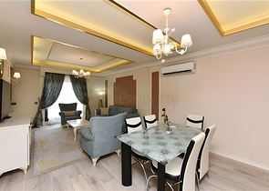 شقة من غرفتي نوم مع تجديد باليورو وإطلالة على البحر وموقف سيارات مغطى