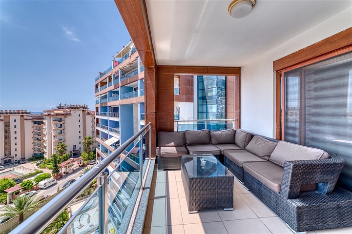 شقة فسيحة 2 + 1 بالقرب من مركز تسوق ألانيوم شقة فسيحة 2 + 1 بالقرب من مركز تسوق ألانيوم