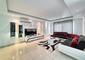 شقة فسيحة 2 + 1 بالقرب من مركز تسوق ألانيوم شقة فسيحة 2 + 1 بالقرب من مركز تسوق ألانيوم