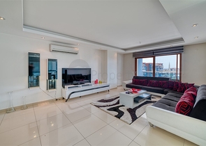 شقة فسيحة 2 + 1 بالقرب من مركز تسوق ألانيوم شقة فسيحة 2 + 1 بالقرب من مركز تسوق ألانيوم