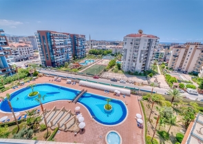 شقة فسيحة 2 + 1 بالقرب من مركز تسوق ألانيوم شقة فسيحة 2 + 1 بالقرب من مركز تسوق ألانيوم