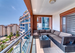 شقة فسيحة 2 + 1 بالقرب من مركز تسوق ألانيوم شقة فسيحة 2 + 1 بالقرب من مركز تسوق ألانيوم