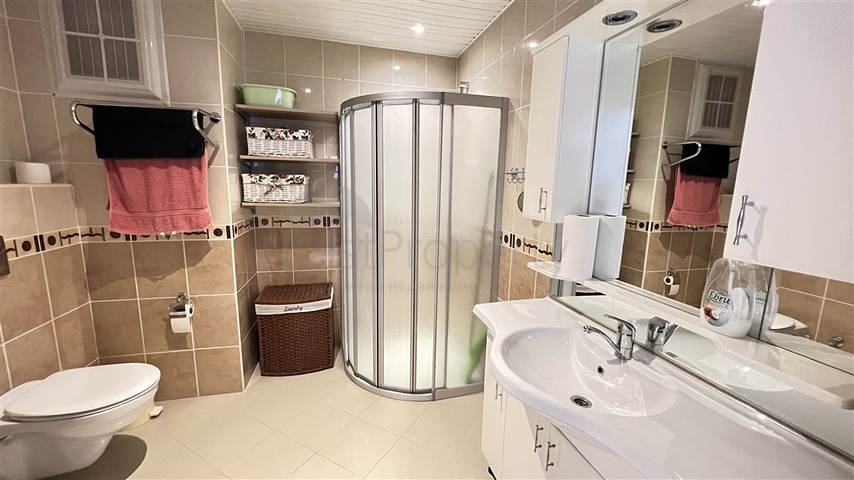 شقة مطلة على البحر في منطقة توسمور شقة مطلة على البحر في منطقة توسمور