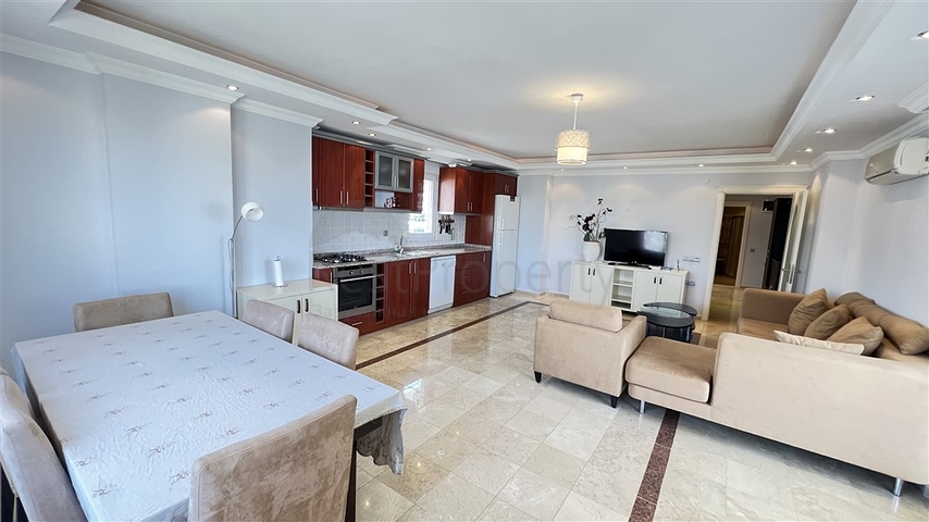 شقة مطلة على البحر في منطقة توسمور شقة مطلة على البحر في منطقة توسمور