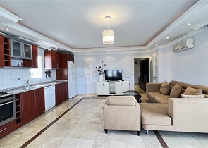 شقة مطلة على البحر في منطقة توسمور شقة مطلة على البحر في منطقة توسمور