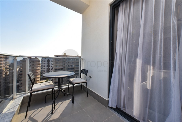 شقة كبيرة للإيجار في مجمع به بنية تحتية فندقية في منطقة محمودلار! 