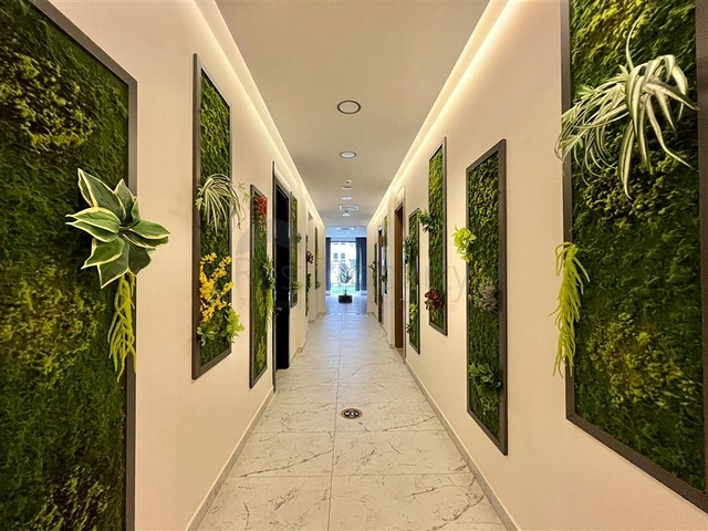 شقة كبيرة للإيجار في مجمع به بنية تحتية فندقية في منطقة محمودلار! 