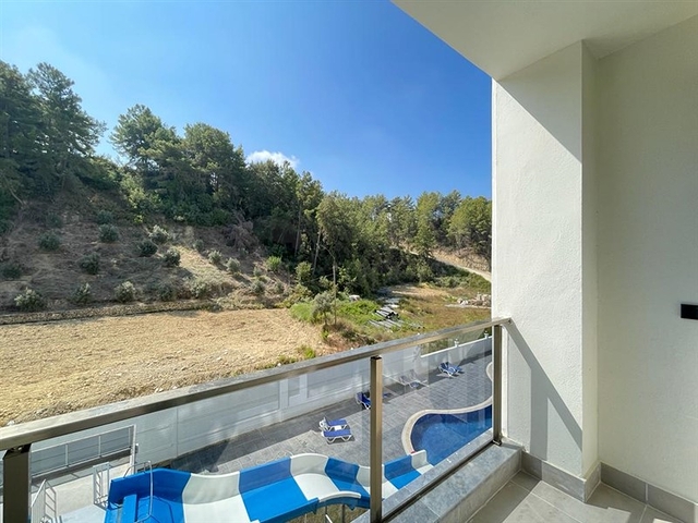 شقة جديدة 1+1 محاطة بغابة صنوبر في مجمع ببنية تحتية غنية