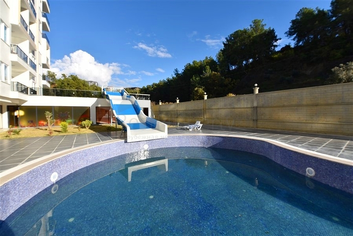 شقة جديدة 1+1 محاطة بغابة صنوبر في مجمع ببنية تحتية غنية