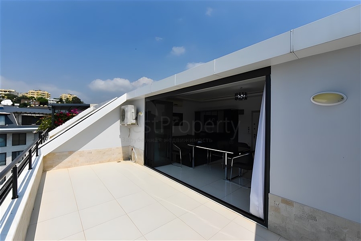 دوبلكس واسع 3 + 1 في منطقة كيستل الشهيرة