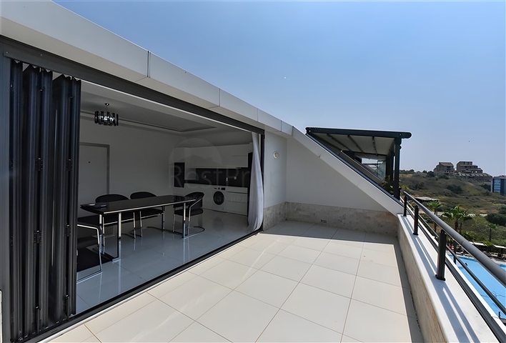 دوبلكس واسع 3 + 1 في منطقة كيستل الشهيرة