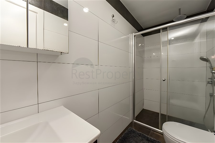 دوبلكس واسع 3 + 1 في منطقة كيستل الشهيرة