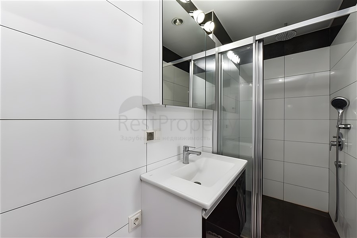 دوبلكس واسع 3 + 1 في منطقة كيستل الشهيرة