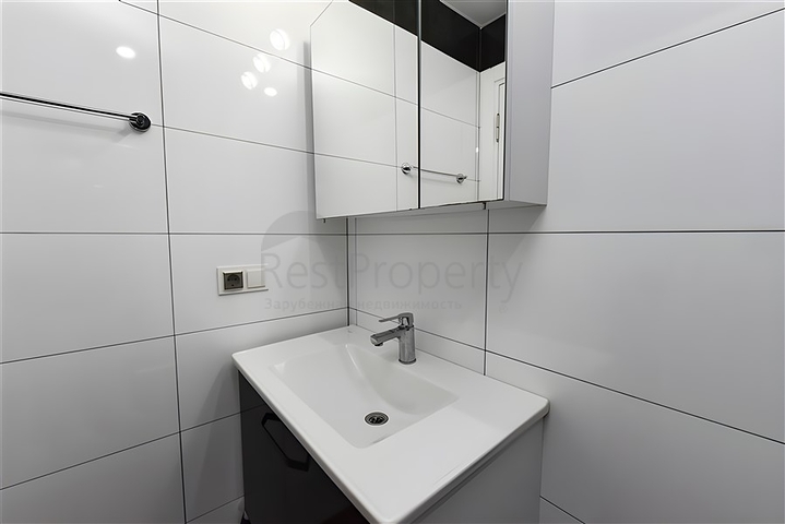 دوبلكس واسع 3 + 1 في منطقة كيستل الشهيرة