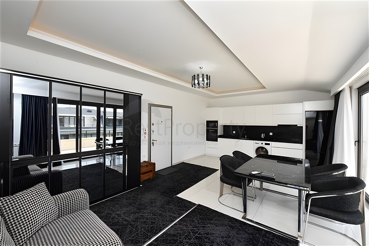 دوبلكس واسع 3 + 1 في منطقة كيستل الشهيرة