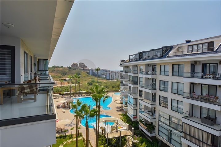 دوبلكس واسع 3 + 1 في منطقة كيستل الشهيرة