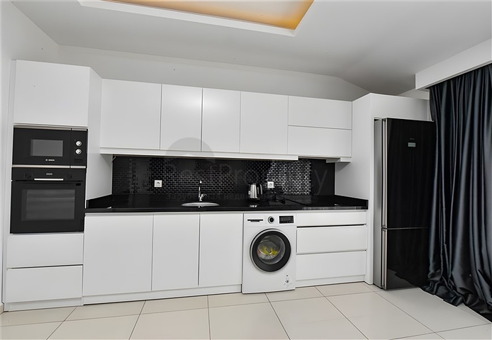 دوبلكس واسع 3 + 1 في منطقة كيستل الشهيرة