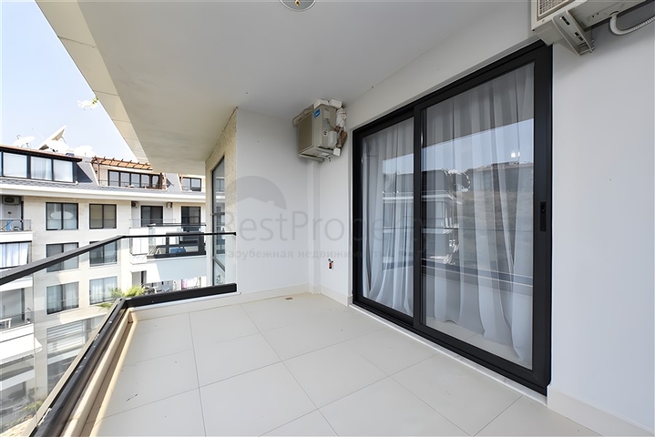 دوبلكس واسع 3 + 1 في منطقة كيستل الشهيرة