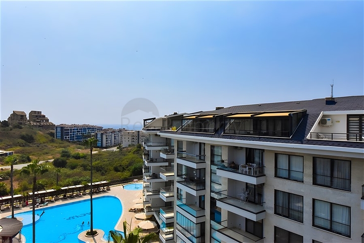 دوبلكس واسع 3 + 1 في منطقة كيستل الشهيرة