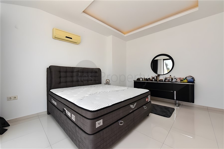 دوبلكس واسع 3 + 1 في منطقة كيستل الشهيرة