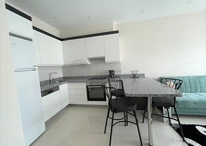 شقة 1 + 1 في منطقة كارجيجاك 200 متر من البحر شقة 1 + 1 في منطقة كارجيجاك 200 متر من البحر