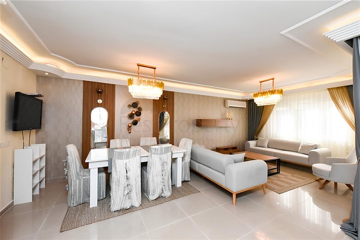 شقة فسيحة 2 + 1 على البحر في المنطقة الوسطى من أوبا شقة فسيحة 2 + 1 على البحر في المنطقة الوسطى من أوبا