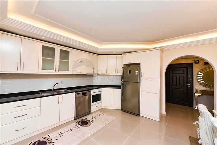 شقة فسيحة 2 + 1 على البحر في المنطقة الوسطى من أوبا شقة فسيحة 2 + 1 على البحر في المنطقة الوسطى من أوبا