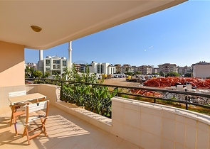 شقة فسيحة 2 + 1 على البحر في المنطقة الوسطى من أوبا شقة فسيحة 2 + 1 على البحر في المنطقة الوسطى من أوبا