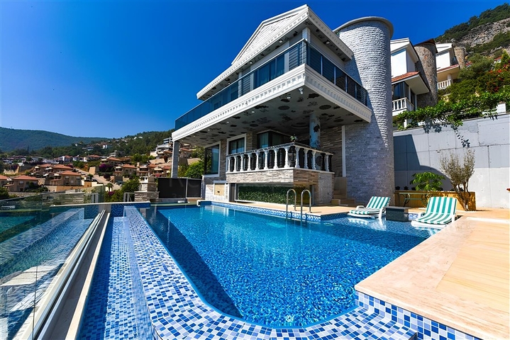 فيلا مفروشة 3 + 2 في حي بكتاش