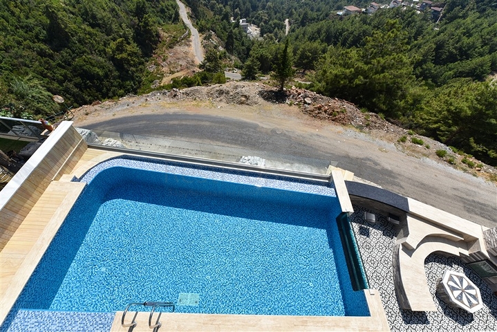 فيلا مفروشة 3 + 2 في حي بكتاش