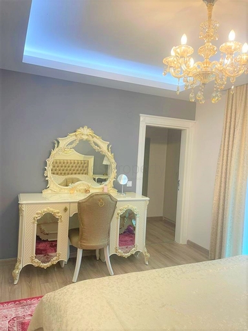 بنتهاوس واسع في منطقة محمودلار ، على بعد 400 متر من البحر بنتهاوس واسع في منطقة محمودلار ، على بعد 400 متر من البحر