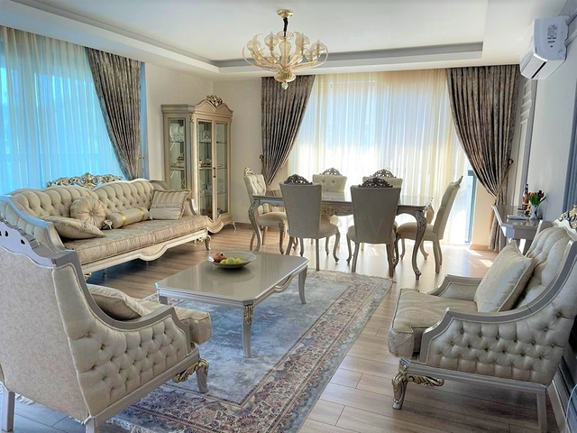 بنتهاوس واسع في منطقة محمودلار ، على بعد 400 متر من البحر بنتهاوس واسع في منطقة محمودلار ، على بعد 400 متر من البحر