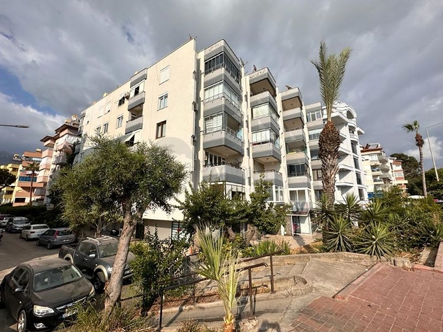 شقة فسيحة 3 + 1 في وسط ألانيا