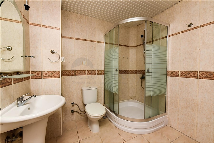 شقة فسيحة 3 + 1 في وسط ألانيا