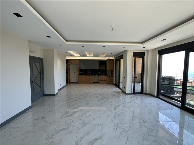 دوبلكس من خمس غرف للحصول على الجنسية مع إطلالات مباشرة على البحر والجبل دوبلكس من خمس غرف للحصول على الجنسية مع إطلالات مباشرة على البحر والجبل