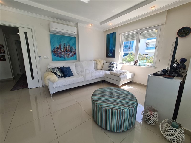 شقة 2+1 في منطقة كيستيل ، على بعد 50 متر فقط من البحر شقة 2+1 في منطقة كيستيل ، على بعد 50 متر فقط من البحر