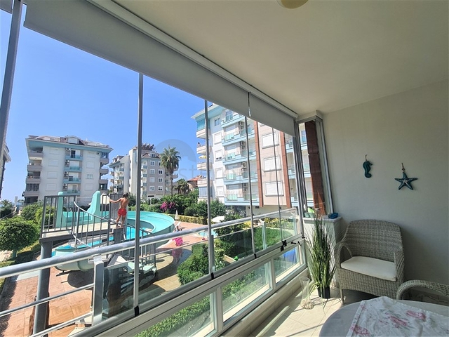 شقة 2+1 في منطقة كيستيل ، على بعد 50 متر فقط من البحر شقة 2+1 في منطقة كيستيل ، على بعد 50 متر فقط من البحر