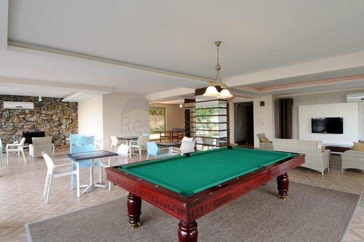 شقة 2+1 في منطقة كيستيل ، على بعد 50 متر فقط من البحر