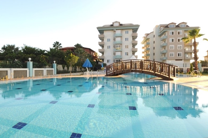 شقة 2+1 في منطقة كيستيل ، على بعد 50 متر فقط من البحر