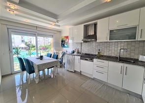 شقة 2+1 في منطقة كيستيل ، على بعد 50 متر فقط من البحر شقة 2+1 في منطقة كيستيل ، على بعد 50 متر فقط من البحر