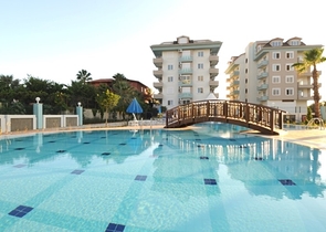 شقة 2+1 في منطقة كيستيل ، على بعد 50 متر فقط من البحر