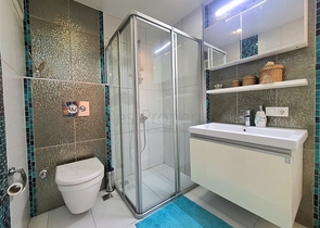 شقة 2+1 في منطقة كيستيل ، على بعد 50 متر فقط من البحر شقة 2+1 في منطقة كيستيل ، على بعد 50 متر فقط من البحر