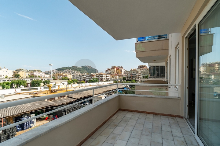 شقة في وسط ألانيا ، على بعد 700 متر من البحر