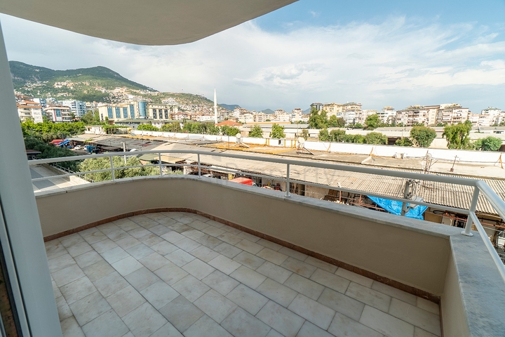 شقة في وسط ألانيا ، على بعد 700 متر من البحر