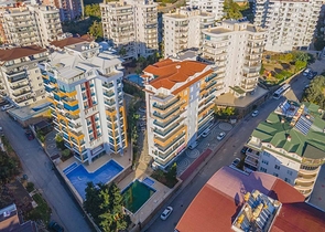 شقة فسيحة من غرفتي نوم على مسافة قريبة من البحر